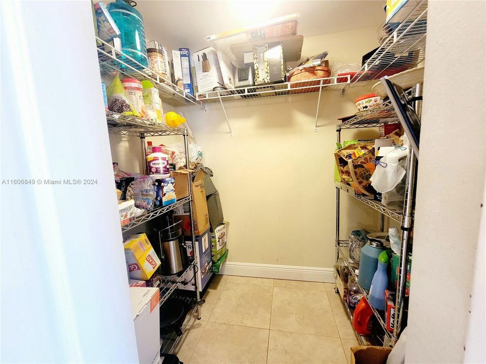 KITCHEN PANTRY