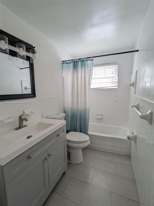 For Rent: $2,350 (2 beds, 1 baths, 5249 Square Feet)