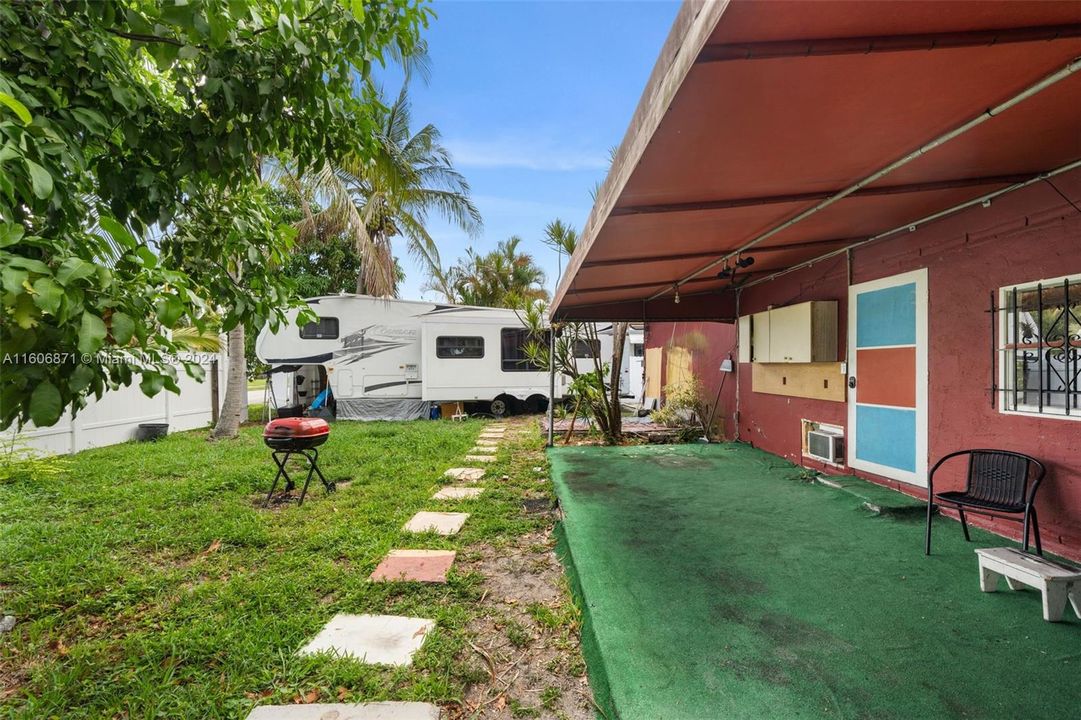 For Sale: $650,000 (4 beds, 3 baths, 1855 Square Feet)