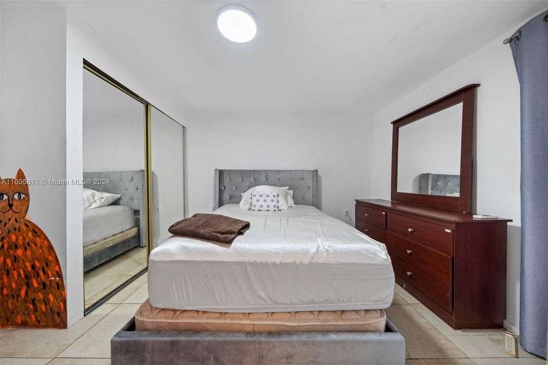 En Venta: $650,000 (4 camas, 3 baños, 1855 Pies cuadrados)