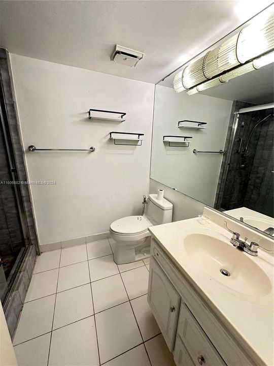 出租: $2,400 (2 贝兹, 2 浴室, 1030 平方英尺)