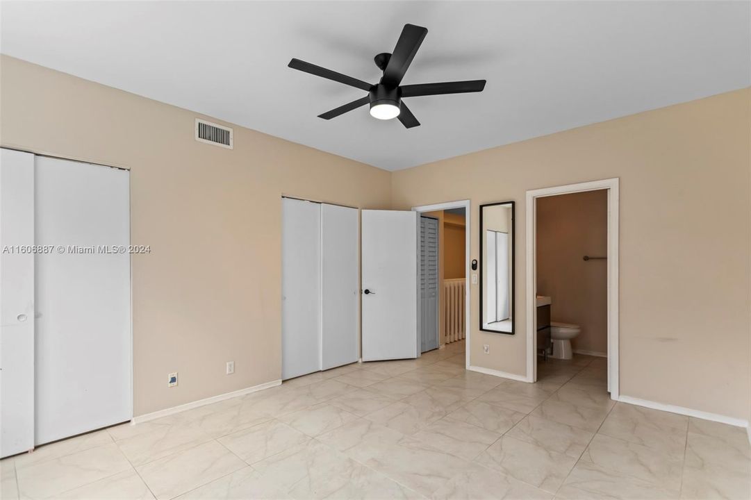 For Sale: $385,000 (2 beds, 2 baths, 1110 Square Feet)