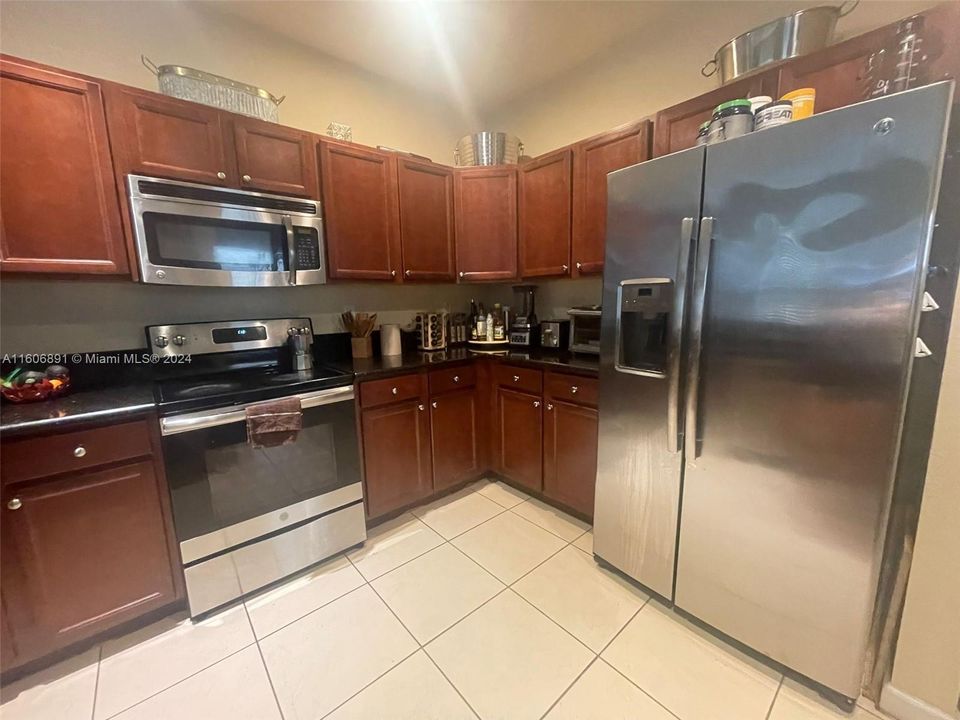 For Rent: $4,250 (4 beds, 3 baths, 2622 Square Feet)
