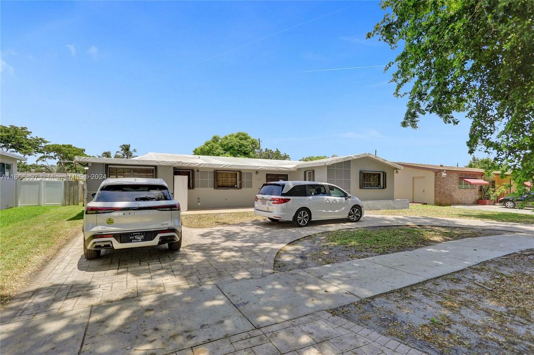 For Sale: $1,200,000 (3 beds, 2 baths, 1460 Square Feet)