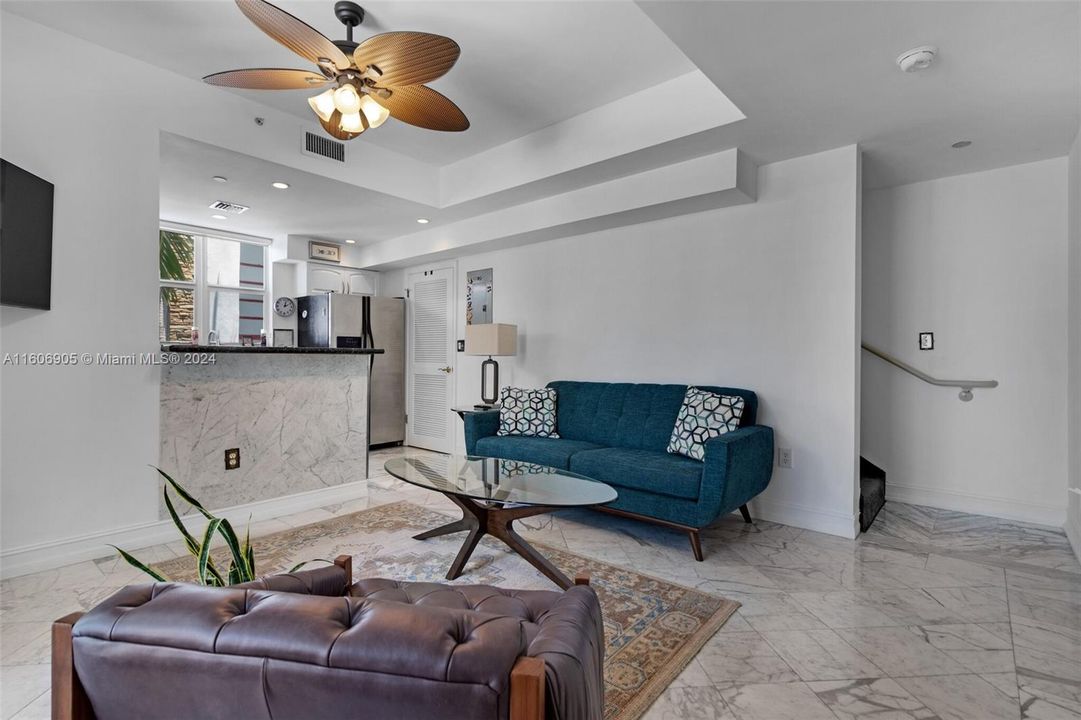 Active With Contract: $3,800 (2 beds, 2 baths, 1088 Square Feet)