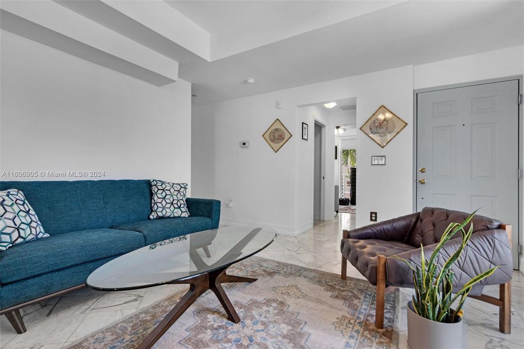 Active With Contract: $3,800 (2 beds, 2 baths, 1088 Square Feet)