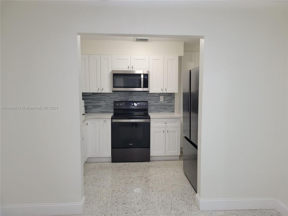 For Rent: $3,000 (2 beds, 1 baths, 1650 Square Feet)