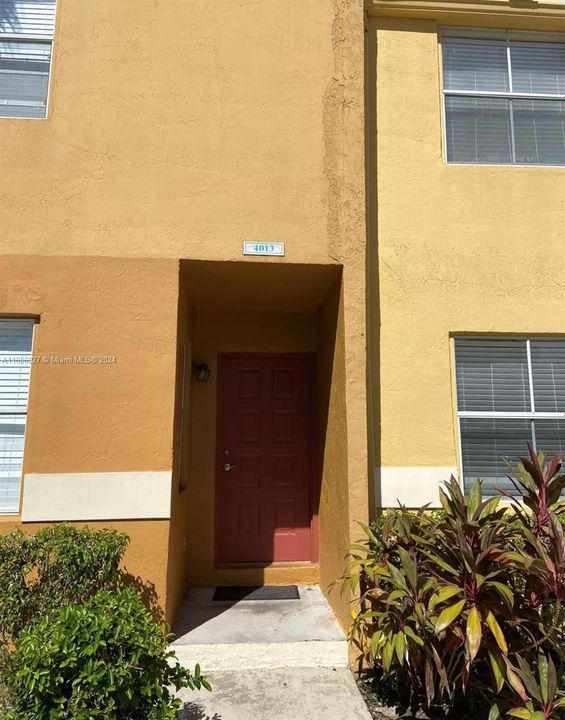 For Rent: $2,150 (2 beds, 1 baths, 875 Square Feet)