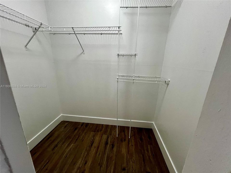 В аренду: $2,600 (2 спален, 2 ванн, 1231 Квадратных фут)