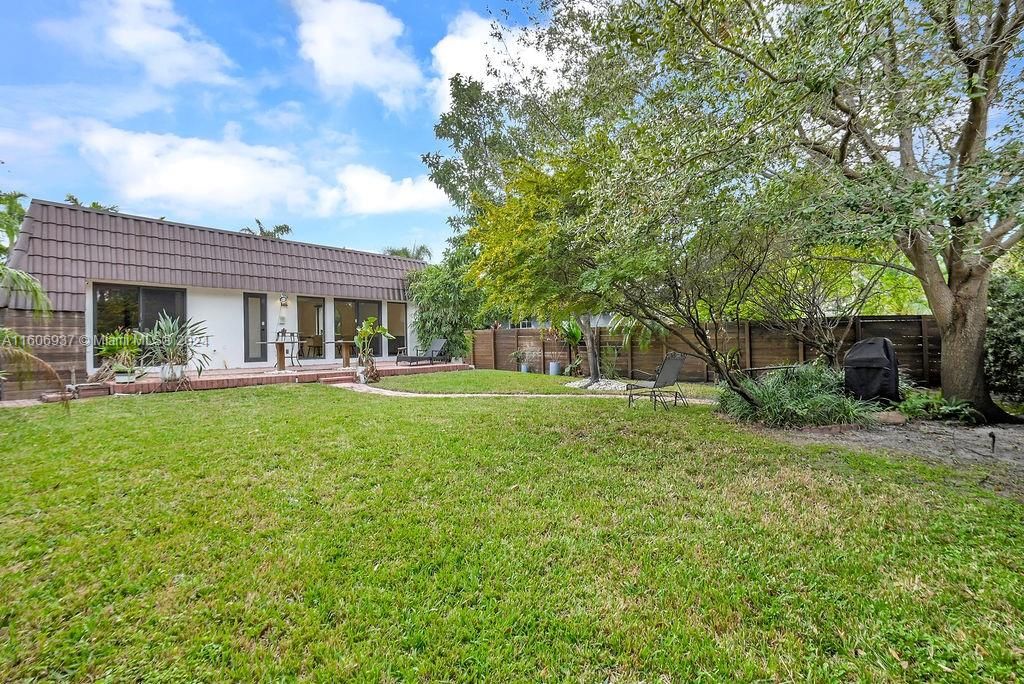 For Sale: $1,250,000 (3 beds, 2 baths, 2067 Square Feet)