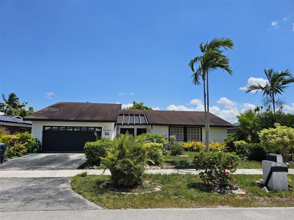 For Sale: $649,000 (4 beds, 2 baths, 1819 Square Feet)