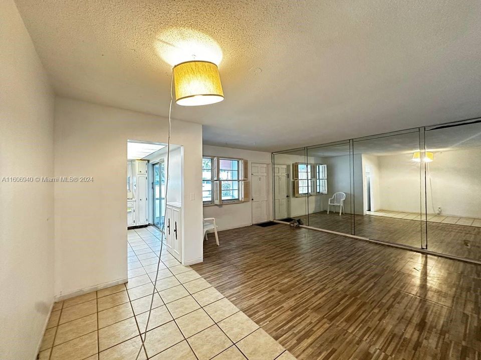 For Rent: $1,750 (1 beds, 1 baths, 660 Square Feet)