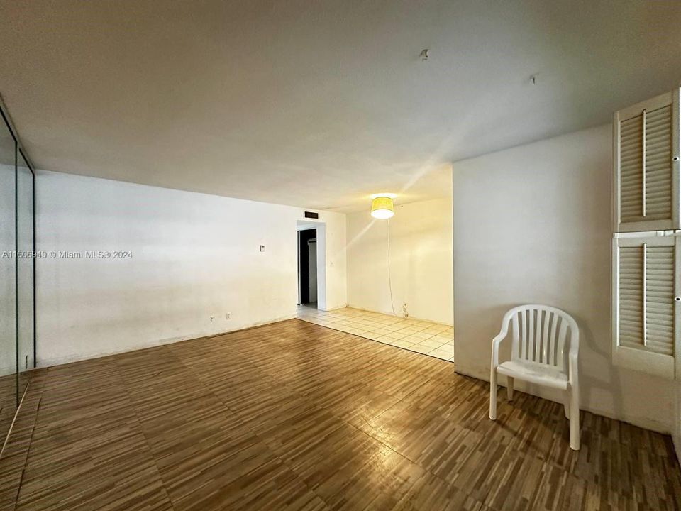 For Rent: $1,750 (1 beds, 1 baths, 660 Square Feet)