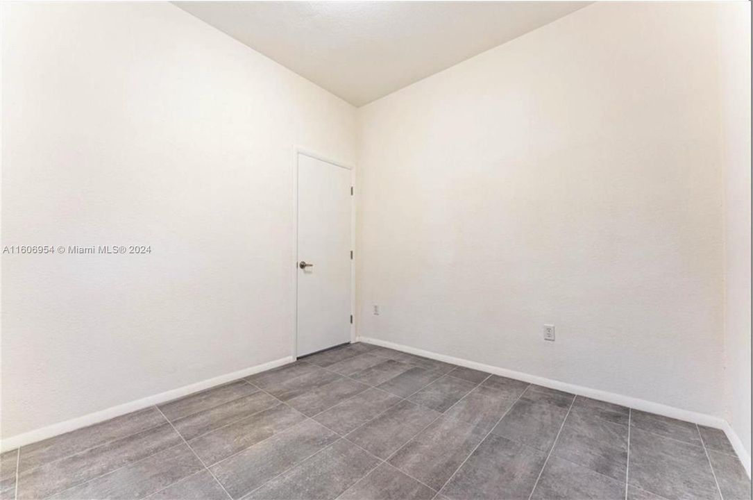 For Rent: $2,099 (2 beds, 1 baths, 1352 Square Feet)