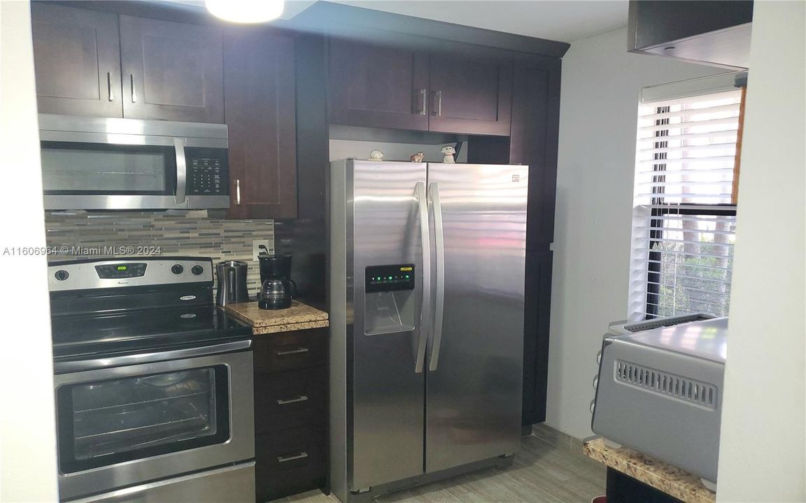 For Sale: $180,000 (2 beds, 2 baths, 850 Square Feet)