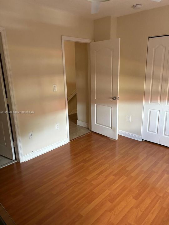 Active With Contract: $2,700 (2 beds, 2 baths, 1060 Square Feet)