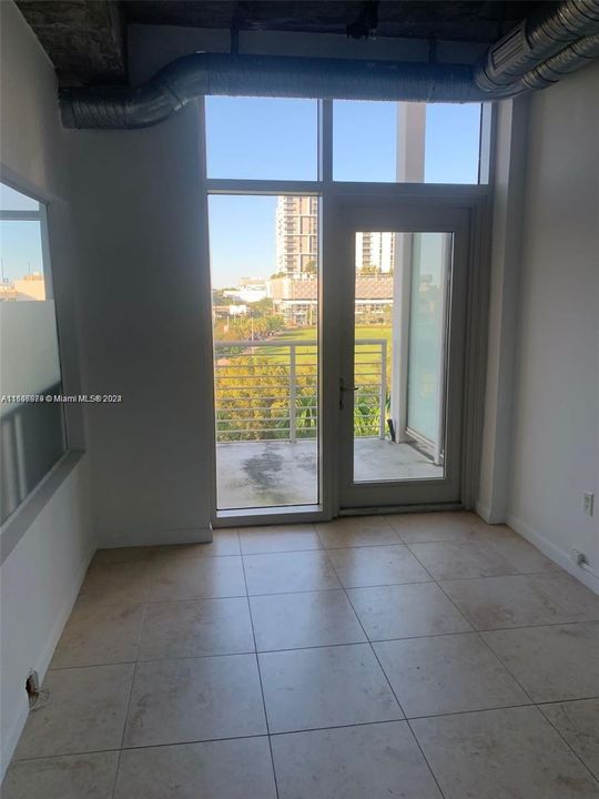 For Rent: $4,000 (1 beds, 1 baths, 1164 Square Feet)