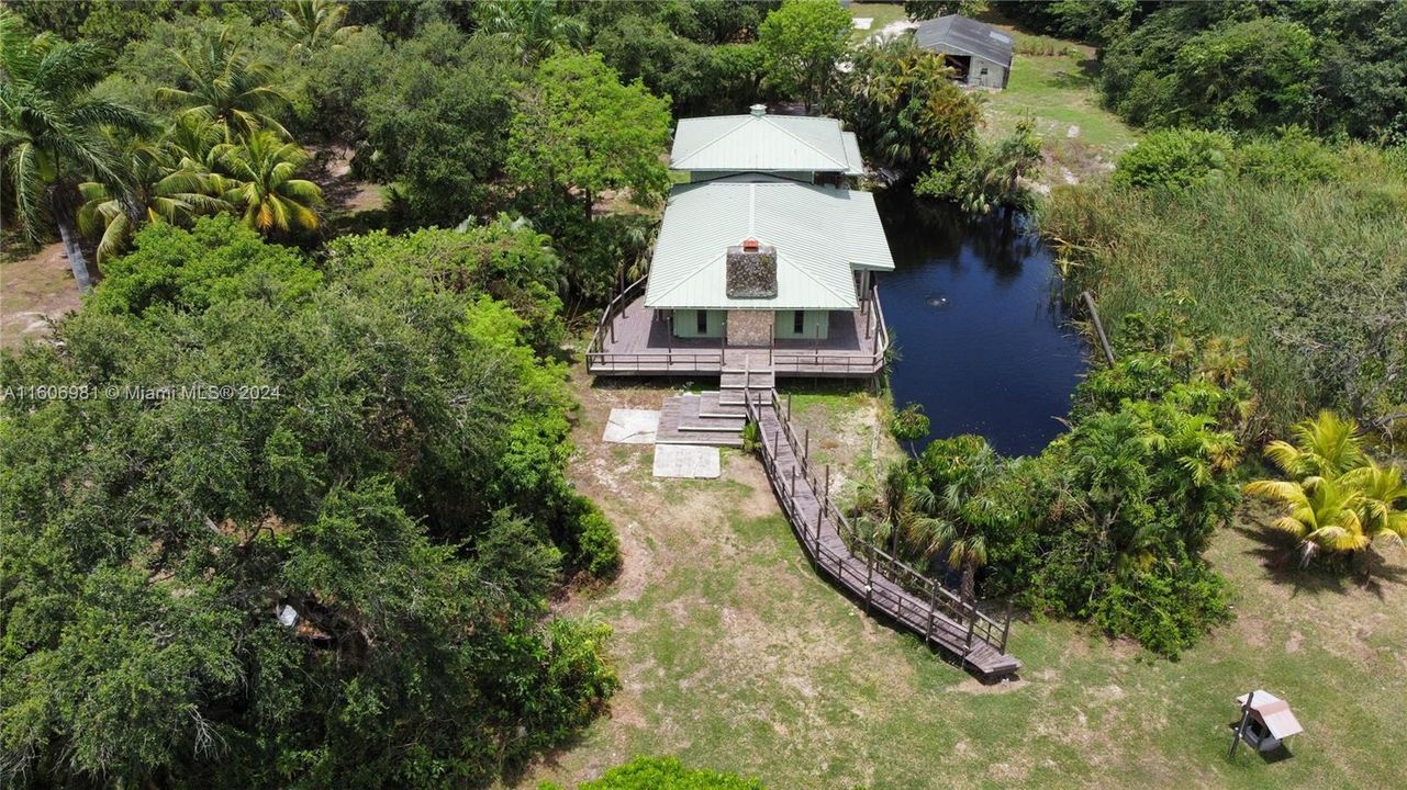 For Sale: $1,899,000 (5 beds, 2 baths, 3719 Square Feet)