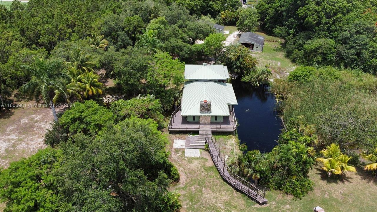 For Sale: $1,899,000 (5 beds, 2 baths, 3719 Square Feet)