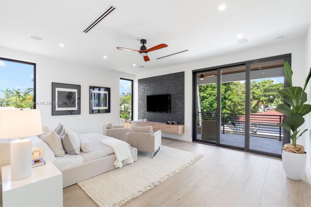 For Sale: $2,900,000 (4 beds, 3 baths, 3465 Square Feet)