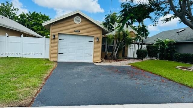 For Sale: $525,000 (3 beds, 2 baths, 1351 Square Feet)