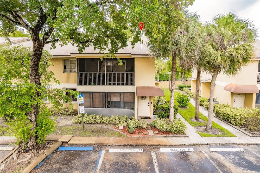 Active With Contract: $200,000 (2 beds, 1 baths, 1070 Square Feet)