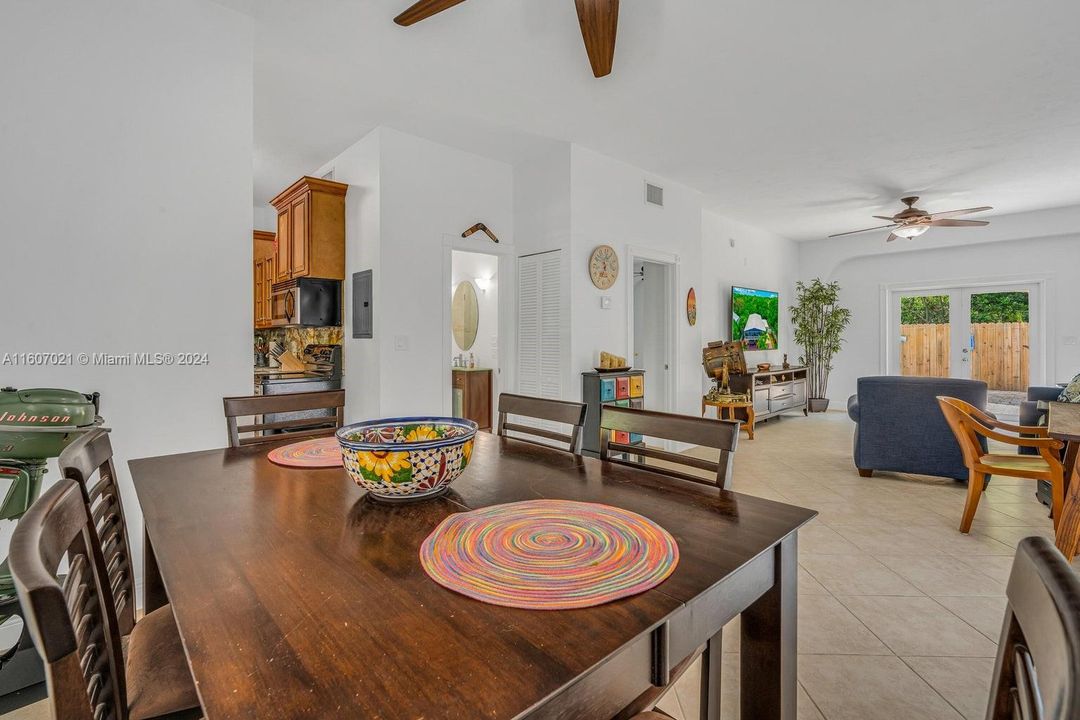 Active With Contract: $1,485,000 (4 beds, 3 baths, 0 Square Feet)