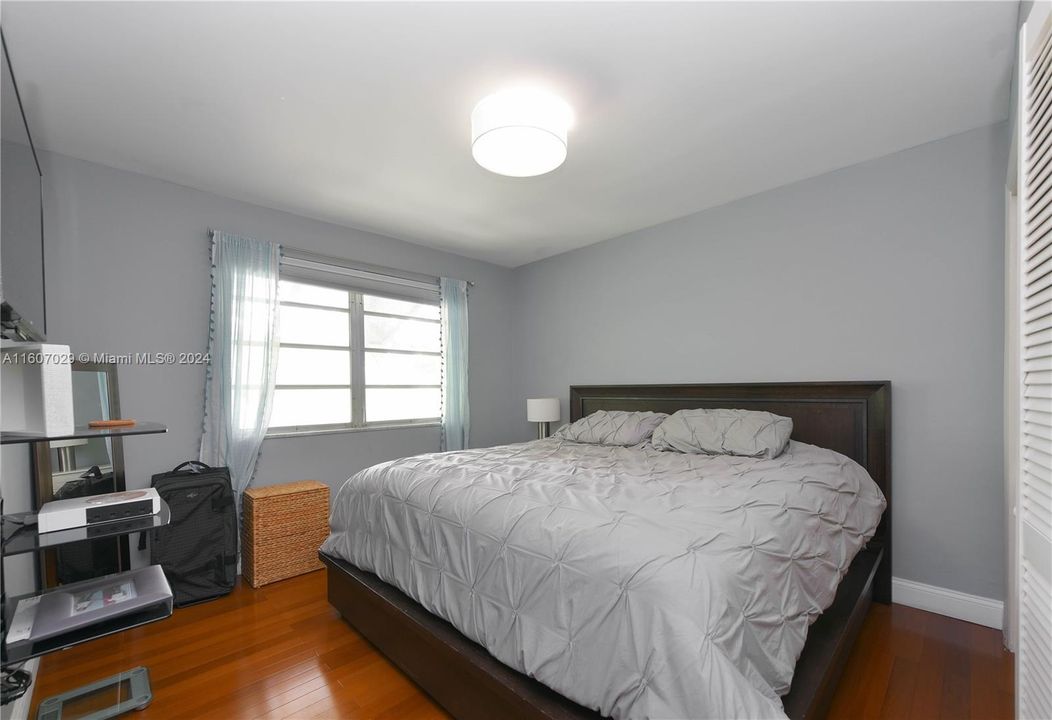 For Sale: $425,000 (3 beds, 2 baths, 1262 Square Feet)