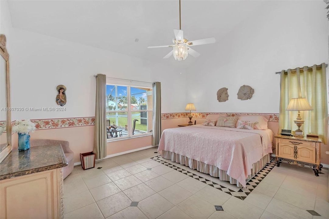 Recently Sold: $700,000 (3 beds, 2 baths, 2100 Square Feet)