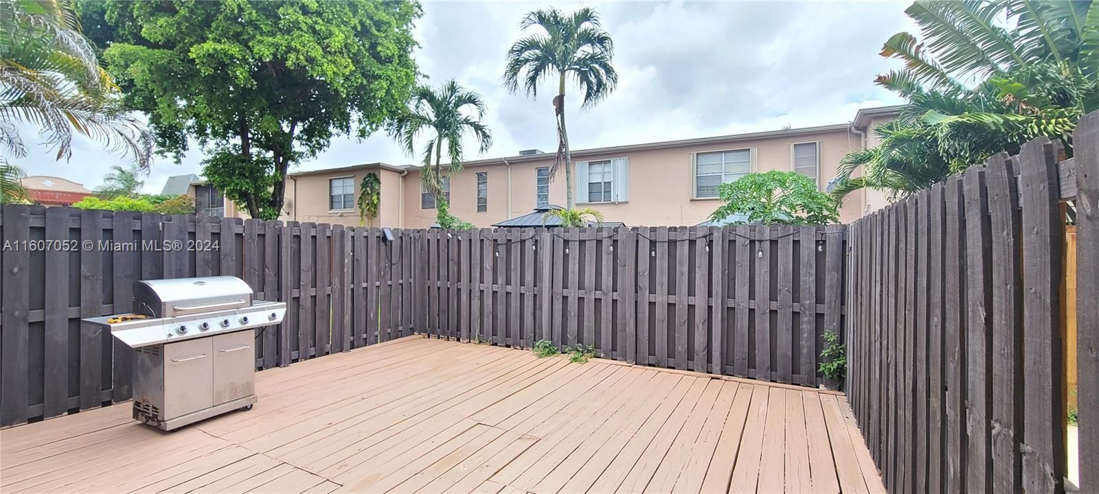 For Sale: $282,000 (1 beds, 1 baths, 1080 Square Feet)