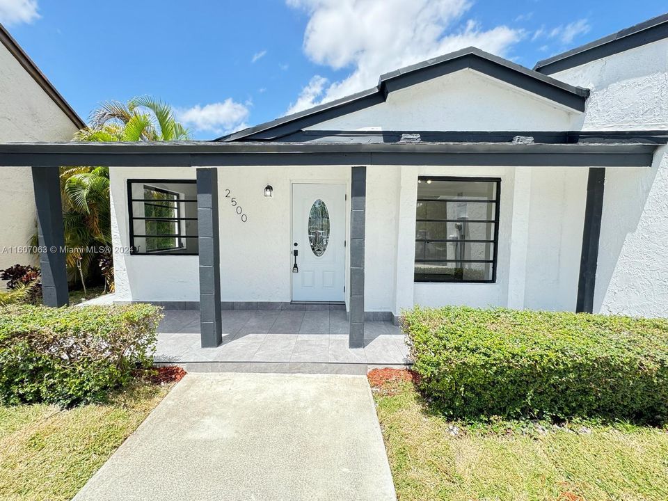 For Sale: $629,900 (3 beds, 2 baths, 1751 Square Feet)