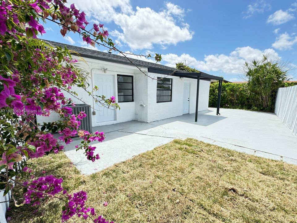 For Sale: $629,900 (3 beds, 2 baths, 1751 Square Feet)