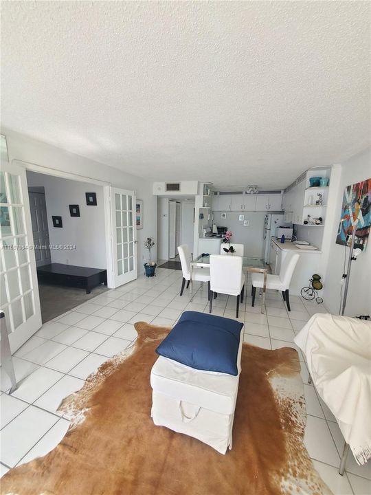 For Rent: $2,500 (1 beds, 1 baths, 656 Square Feet)