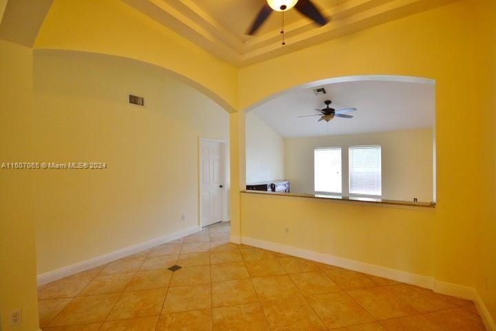 For Rent: $3,400 (3 beds, 2 baths, 1951 Square Feet)