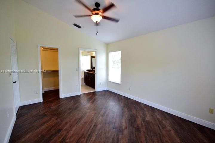 For Rent: $3,400 (3 beds, 2 baths, 1951 Square Feet)