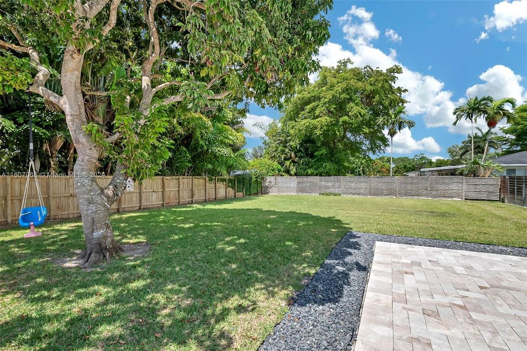 For Sale: $1,500,000 (4 beds, 2 baths, 2208 Square Feet)