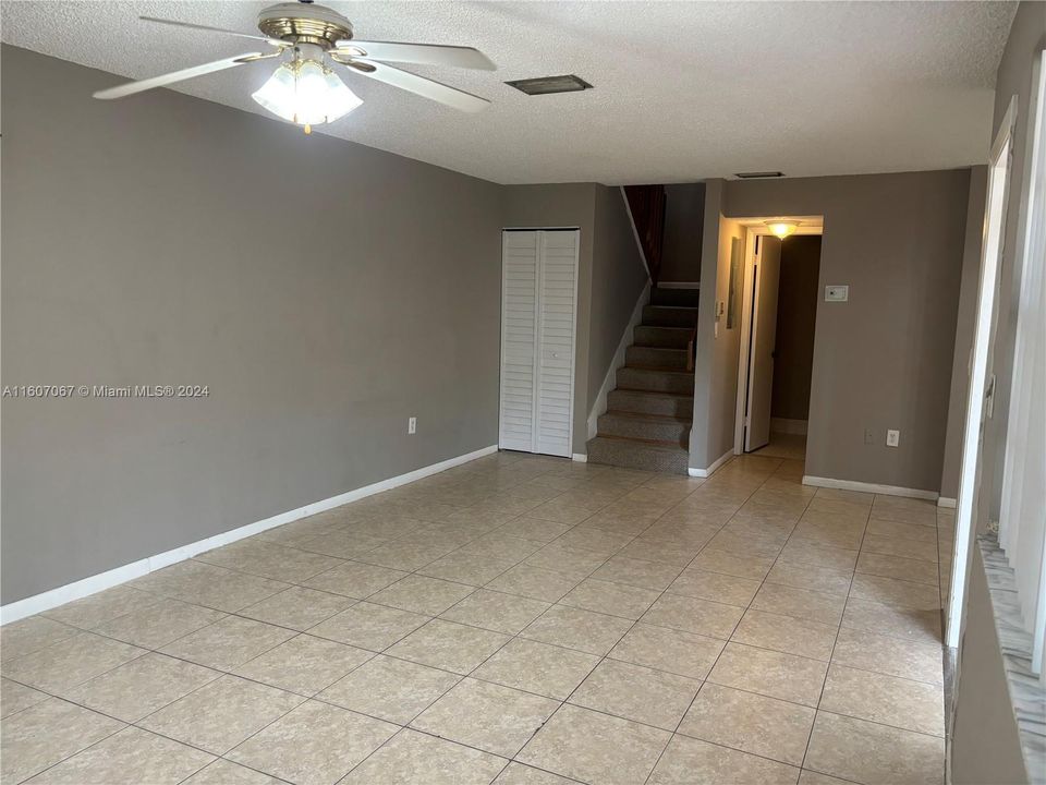 For Rent: $2,650 (2 beds, 2 baths, 1253 Square Feet)