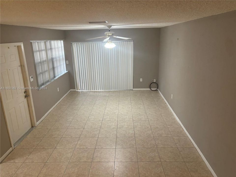 For Rent: $2,650 (2 beds, 2 baths, 1253 Square Feet)