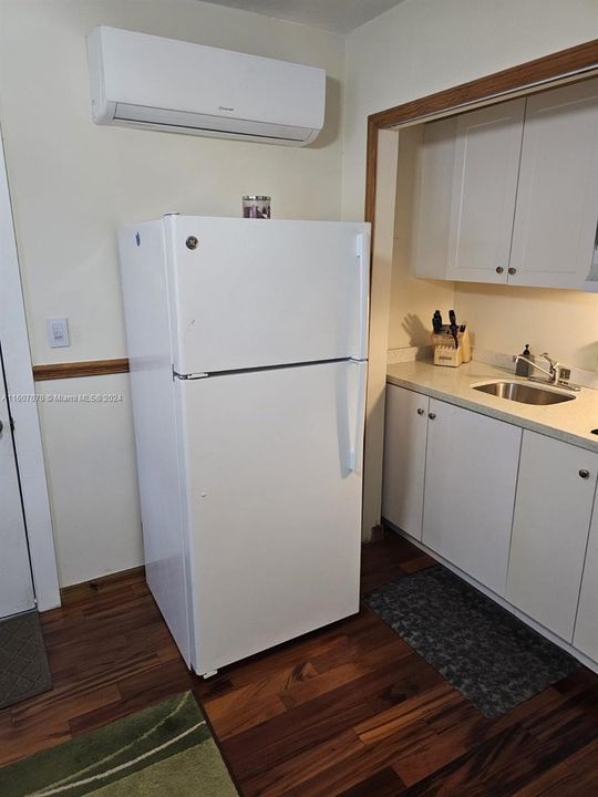 Active With Contract: $1,400 (1 beds, 1 baths, 0 Square Feet)