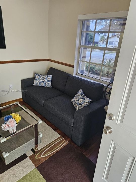 Active With Contract: $1,400 (1 beds, 1 baths, 0 Square Feet)