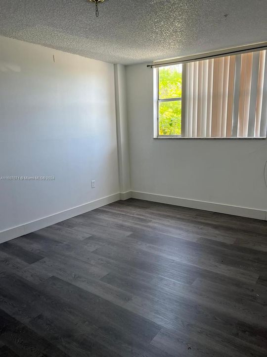 For Rent: $1,700 (1 beds, 1 baths, 658 Square Feet)