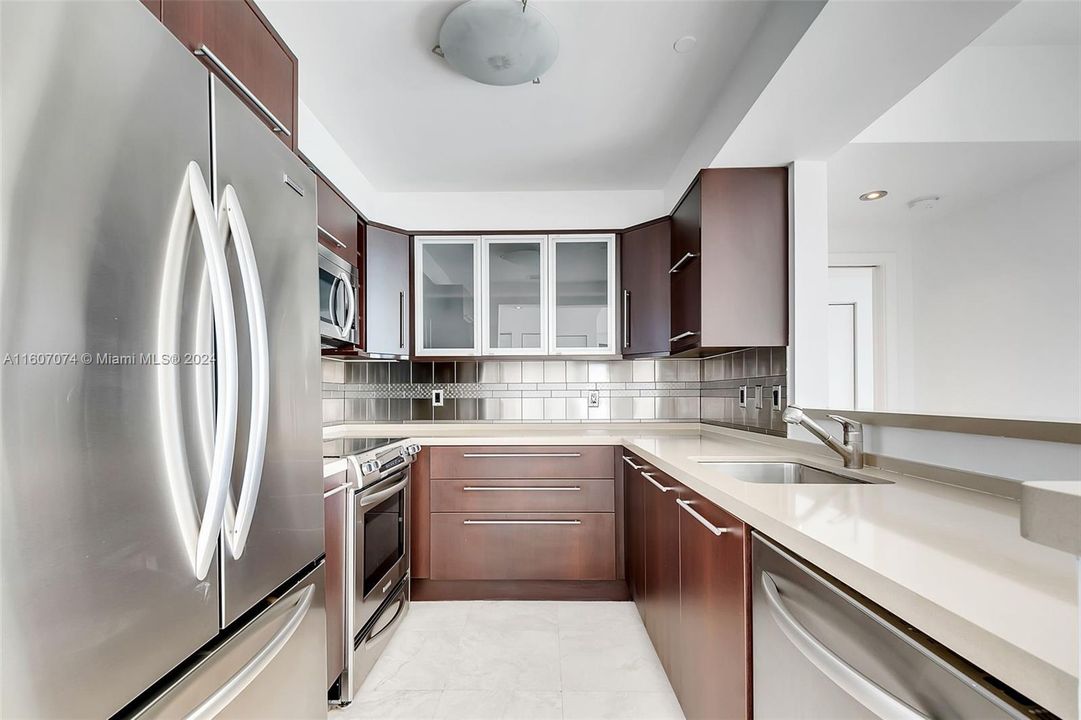 For Sale: $824,900 (2 beds, 2 baths, 1120 Square Feet)