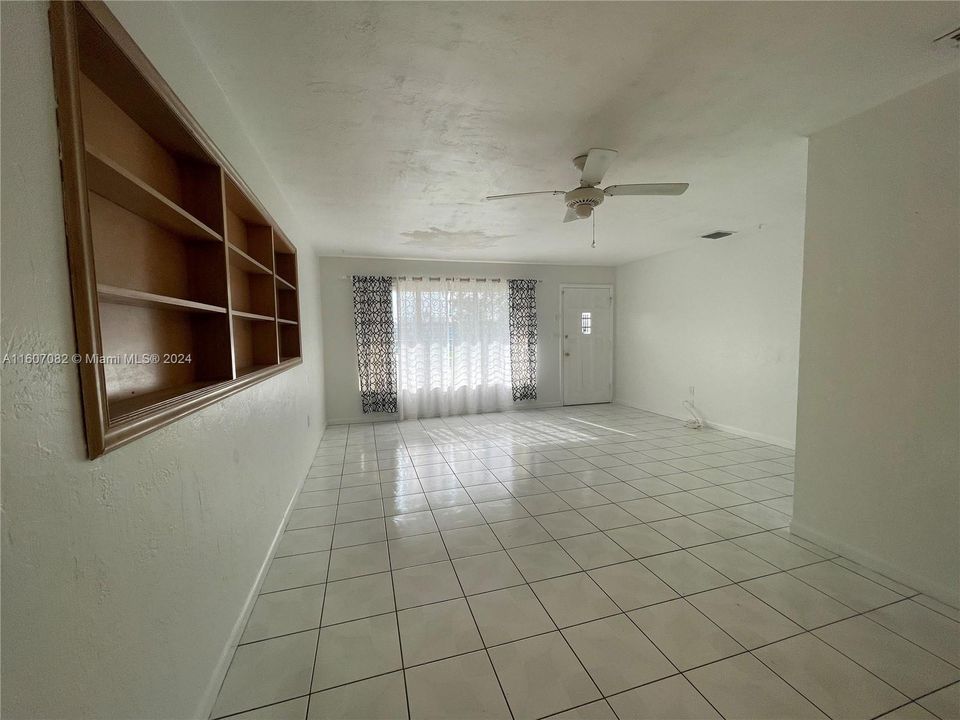 Activo con contrato: $419,000 (3 camas, 1 baños, 1188 Pies cuadrados)