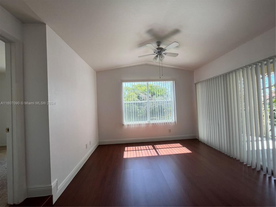 For Rent: $2,200 (2 beds, 2 baths, 1042 Square Feet)