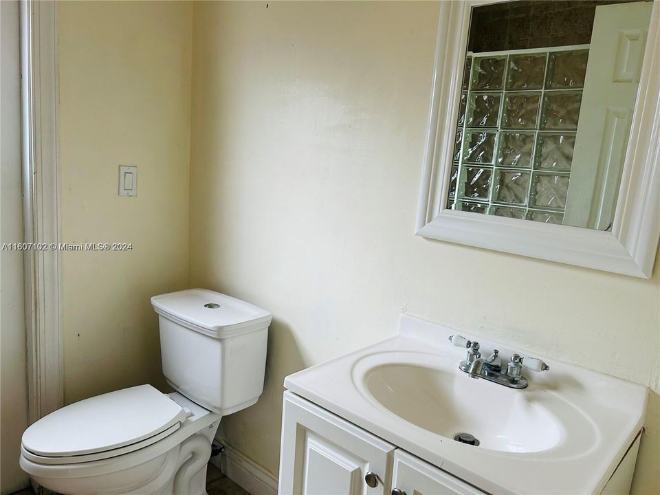 For Rent: $3,200 (3 beds, 2 baths, 1459 Square Feet)