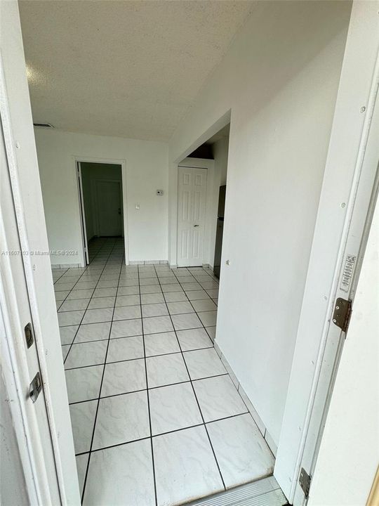 Active With Contract: $1,800 (1 beds, 1 baths, 0 Square Feet)