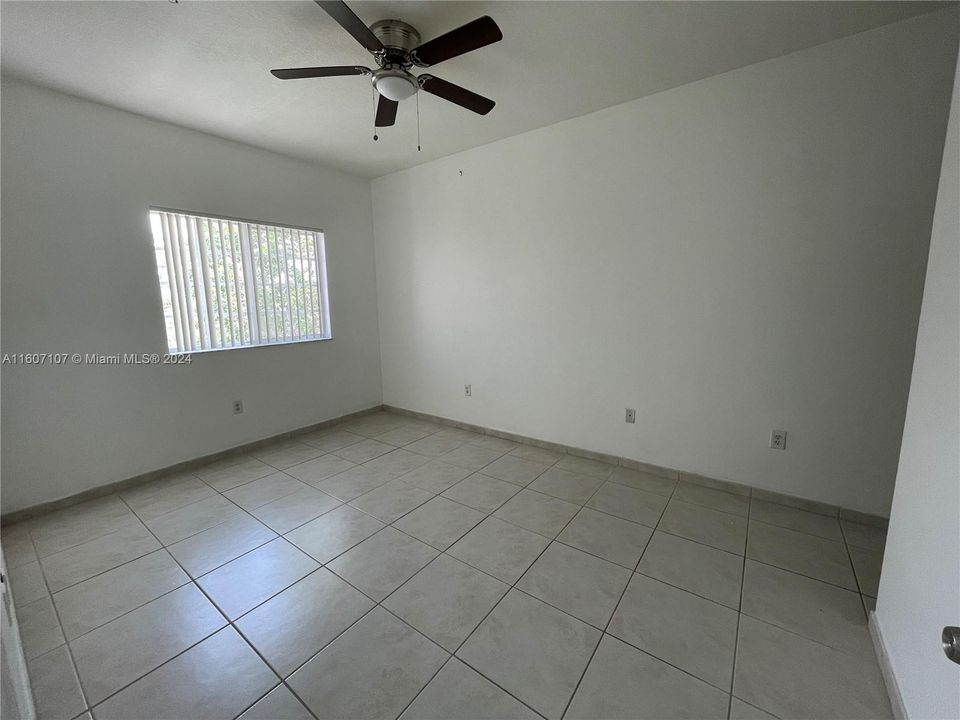 For Rent: $2,500 (2 beds, 2 baths, 870 Square Feet)