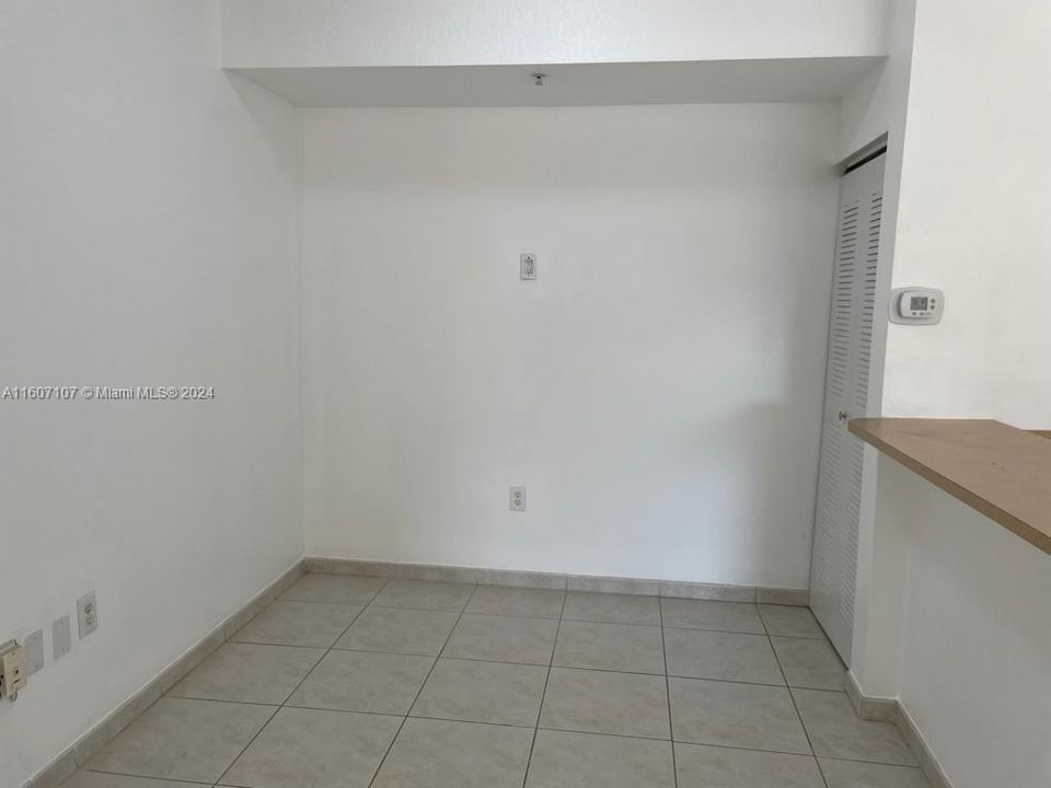 For Rent: $2,500 (2 beds, 2 baths, 870 Square Feet)