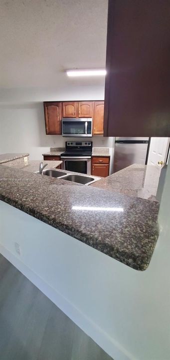 For Rent: $2,175 (2 beds, 2 baths, 1024 Square Feet)