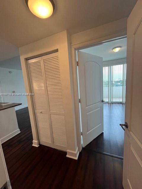 For Rent: $2,500 (2 beds, 2 baths, 1036 Square Feet)